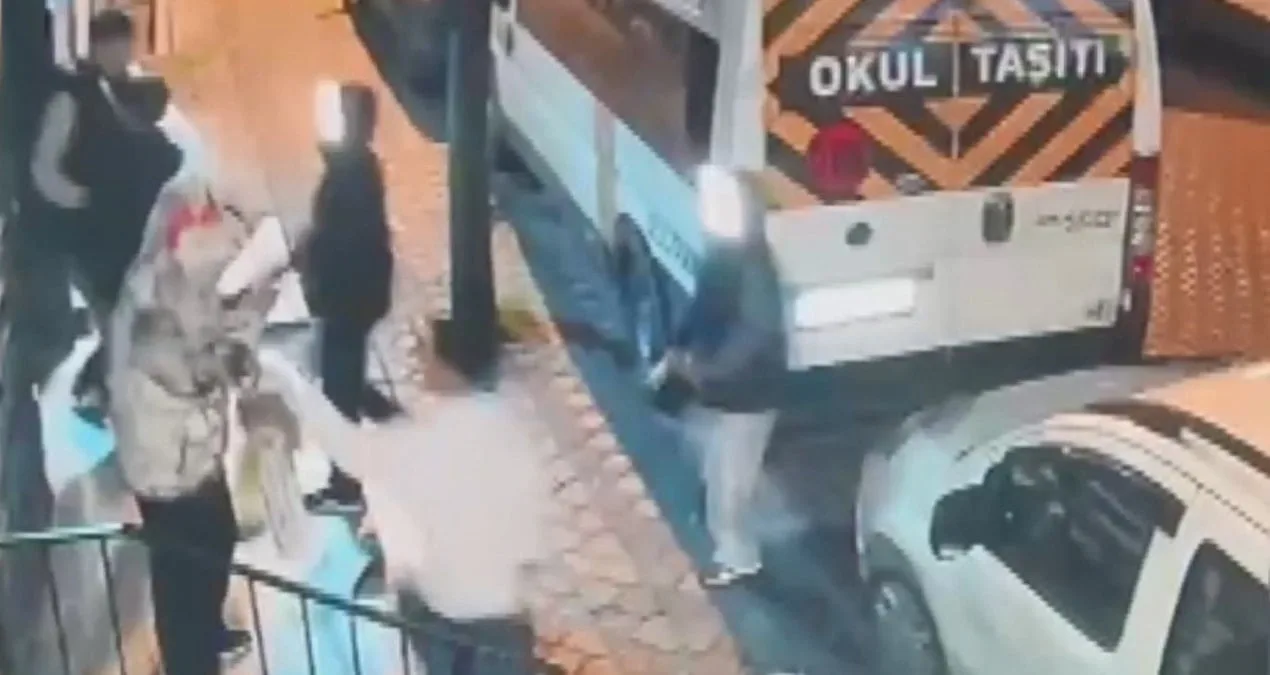Sultangazi’de Çocuklara Satırlı Saldırı!