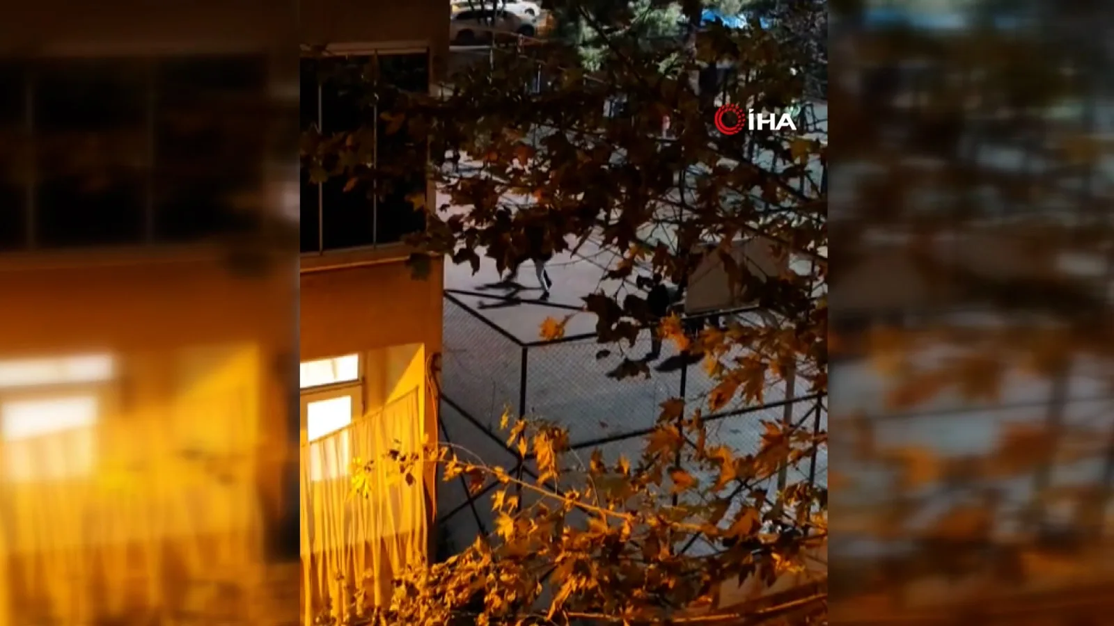 Sultangazi’de Gençler Arasında Kavga Anları!