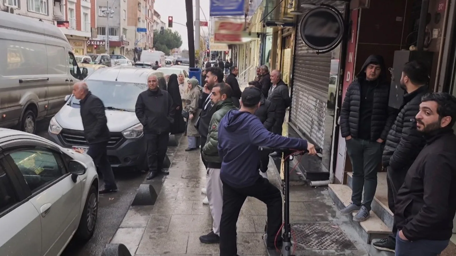 Sultangazi’de Kuyumcu Altınlarıyla Kayboldu!