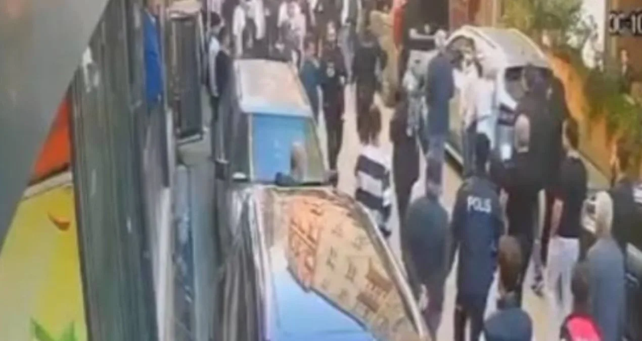 Sultangazi’de Tacizci Halk Tarafından Dövüldü!