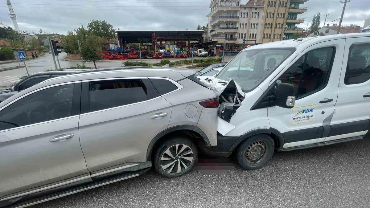 Sungurlu’da Trafik Kazası: İki Yaralı!