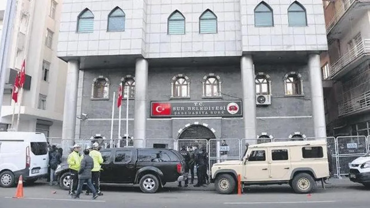 Sur Belediyesi’nin Logo Değişikliği Kriz Yarattı!