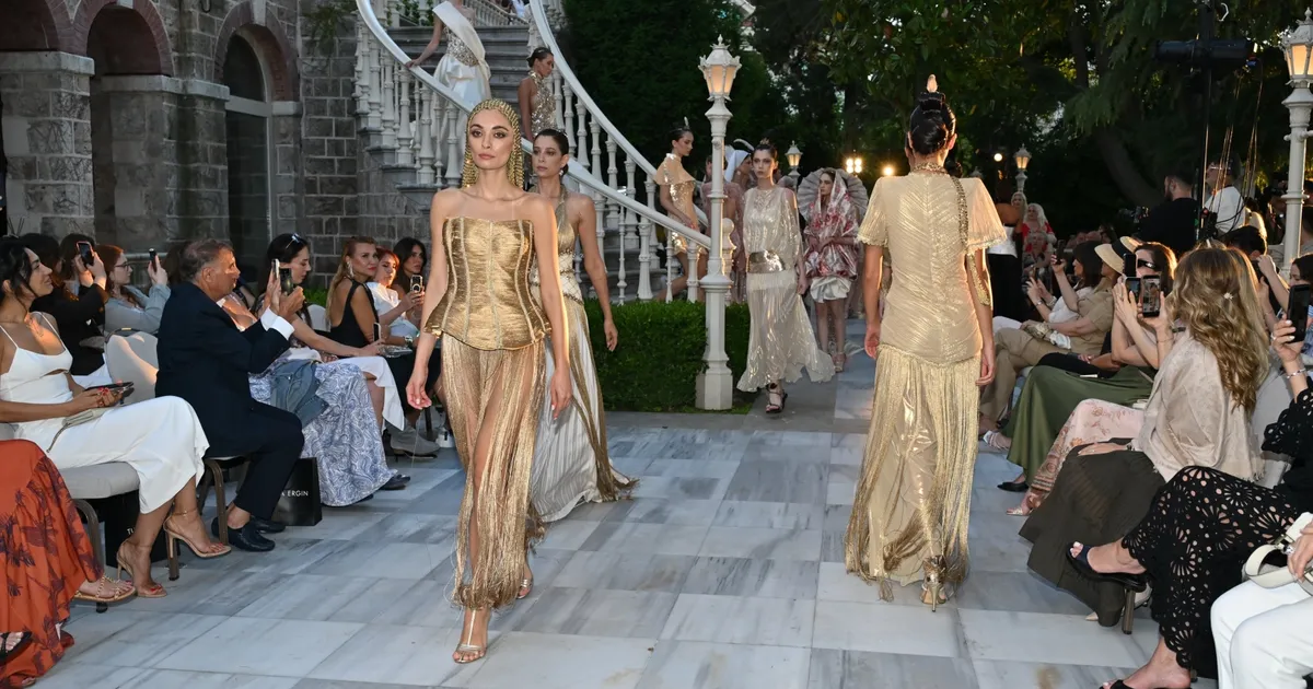 Sürdürülebilir Moda: Tuba Ergin’in Net Zero Defilesi