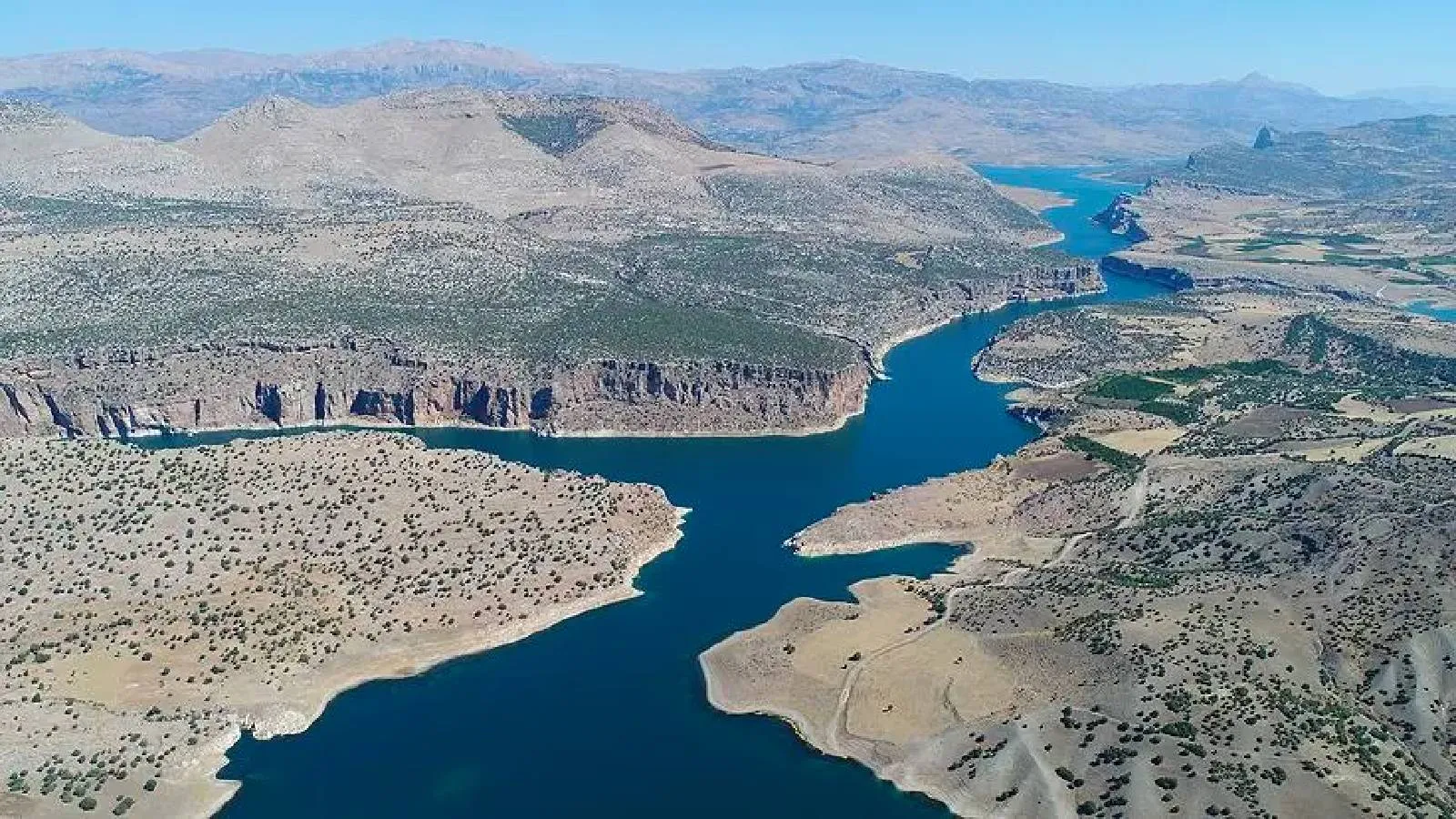 Suriye’de Sel Felaketi: 2400 Aile Evini Terk Etti