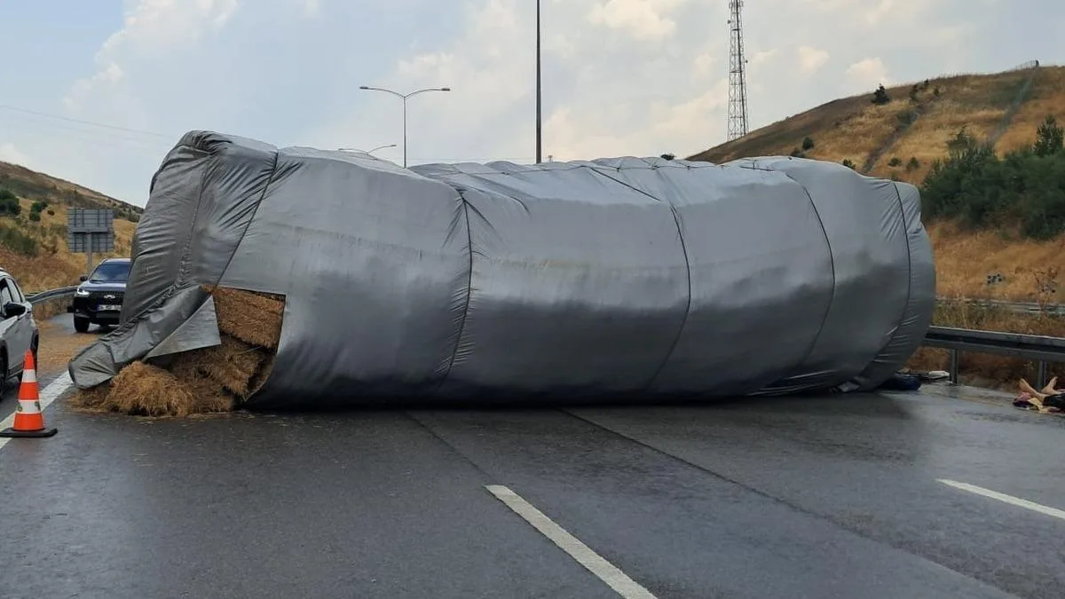 Susurluk’ta Tır Devrildi, Otoyol Kapandı!