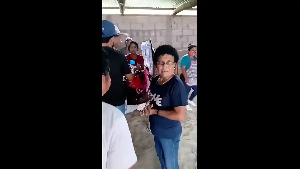 Göğsüm ağrıyor deyip bayıldı: Babası öldü sanıp tabuta koydu! Cenazesinde ayaklanınca... 4