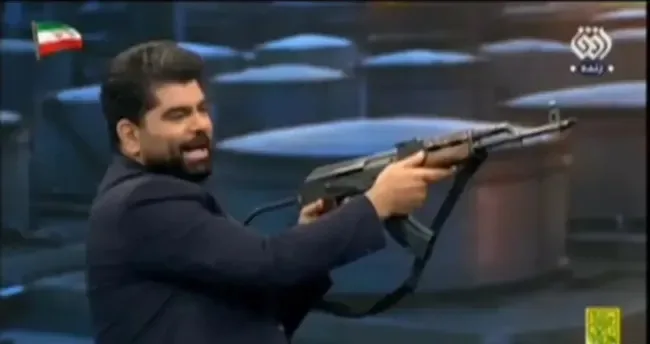 İran Devlet Televizyonu'nda çarpıcı görüntüler: Silah kullanımını anlattılar! - Yaşam Haberleri