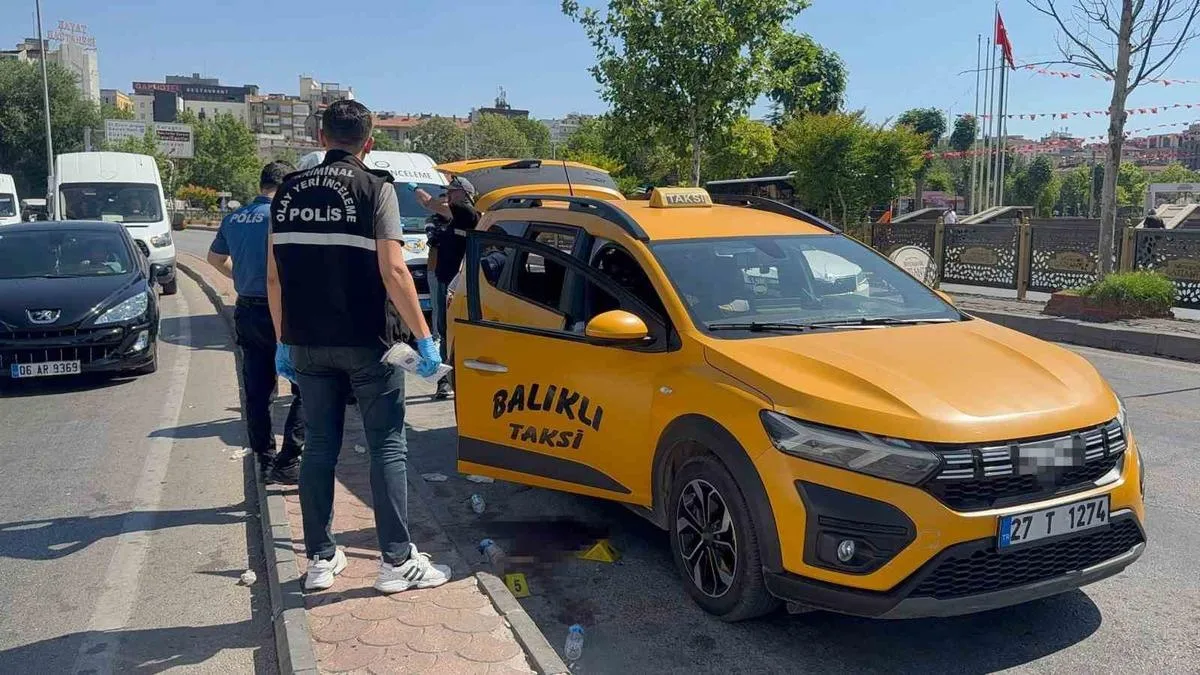 Taksiciler Arasında Bıçaklı Kavga: 6 Yaralı!