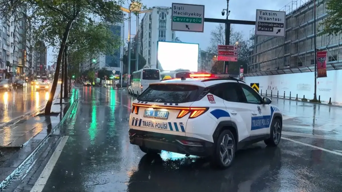 SON DAKİKA | 1 Mayıs ta Taksim e yürümek isteyenlere müdahale 3