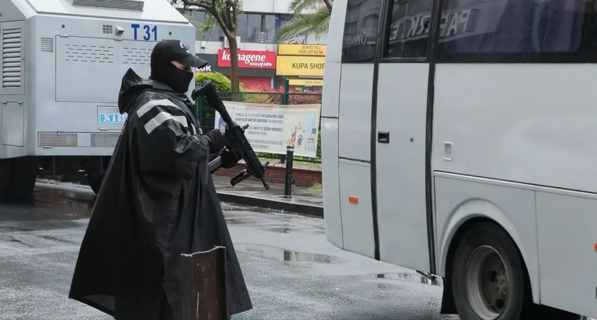 SON DAKİKA | 1 Mayıs ta Taksim e yürümek isteyenlere müdahale 4