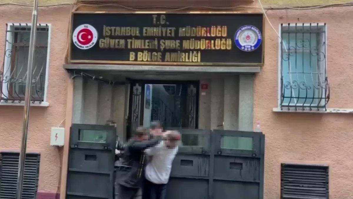 Taksim’de Yankesici, Dinleneni Soydu!