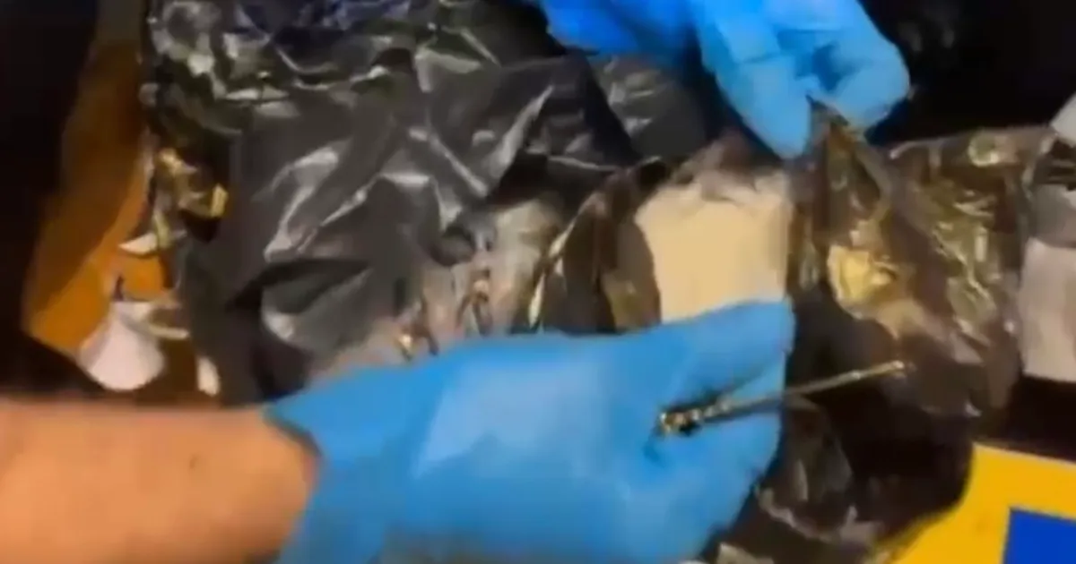 Taksinin Motorunda 710 Gram Metamfetamin Yakalandı