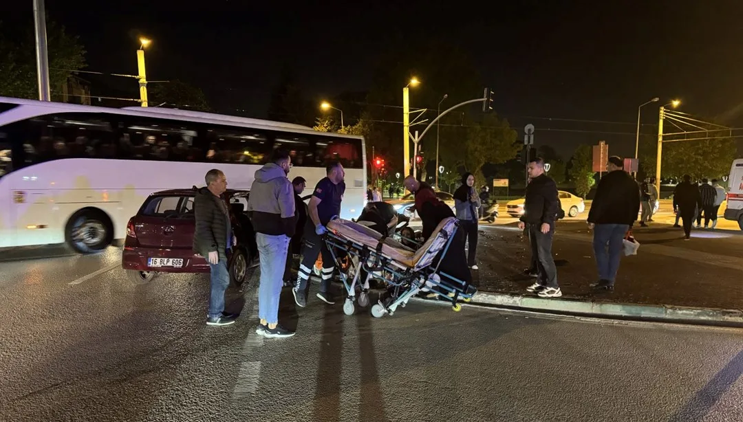Taksinin otomobille çarpıştığı kazada 7 yaralı!