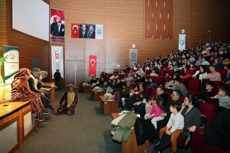 Maharetli Ayı Tiyatrosu