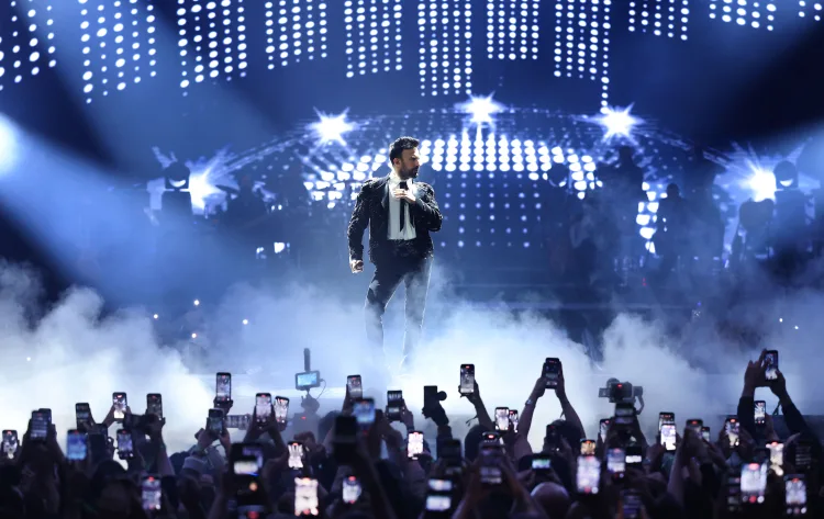 Tarkan İstanbul’u Salladı: Muhteşem Konser!