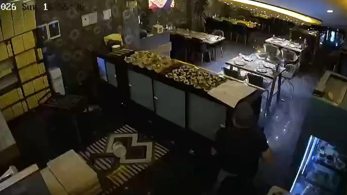 Tavan Çöktü, Çalışanlar Saniyelerle Kurtuldu!