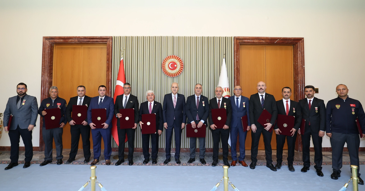 TBMM, 15 Temmuz Gazilerine Teşekkür Beratı Verdi