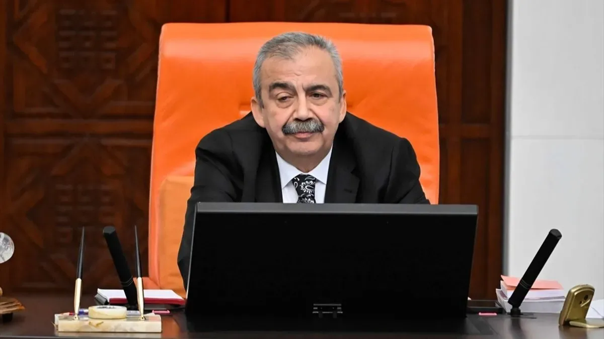 TBMM Başkanvekili Sırrı Süreyya Önder Hayatını Kaybetti