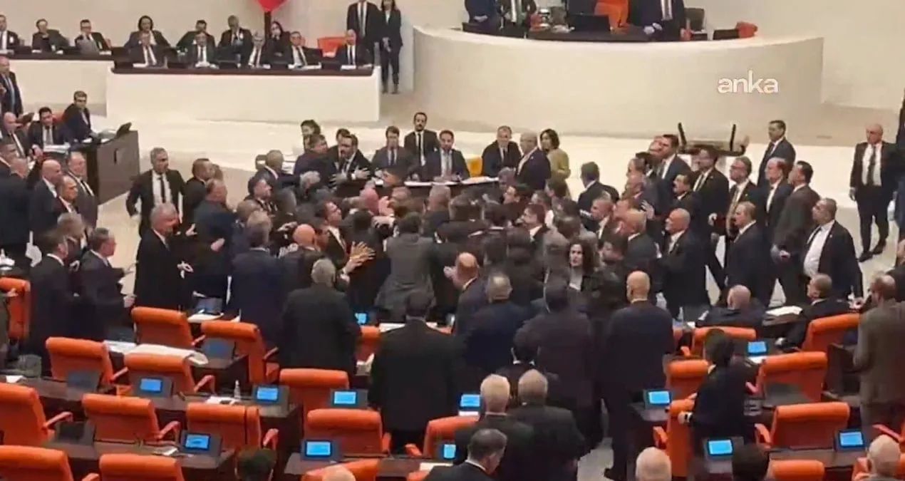 TBMM’de Bütçe Görüşmeleri Sırasında Arbede!
