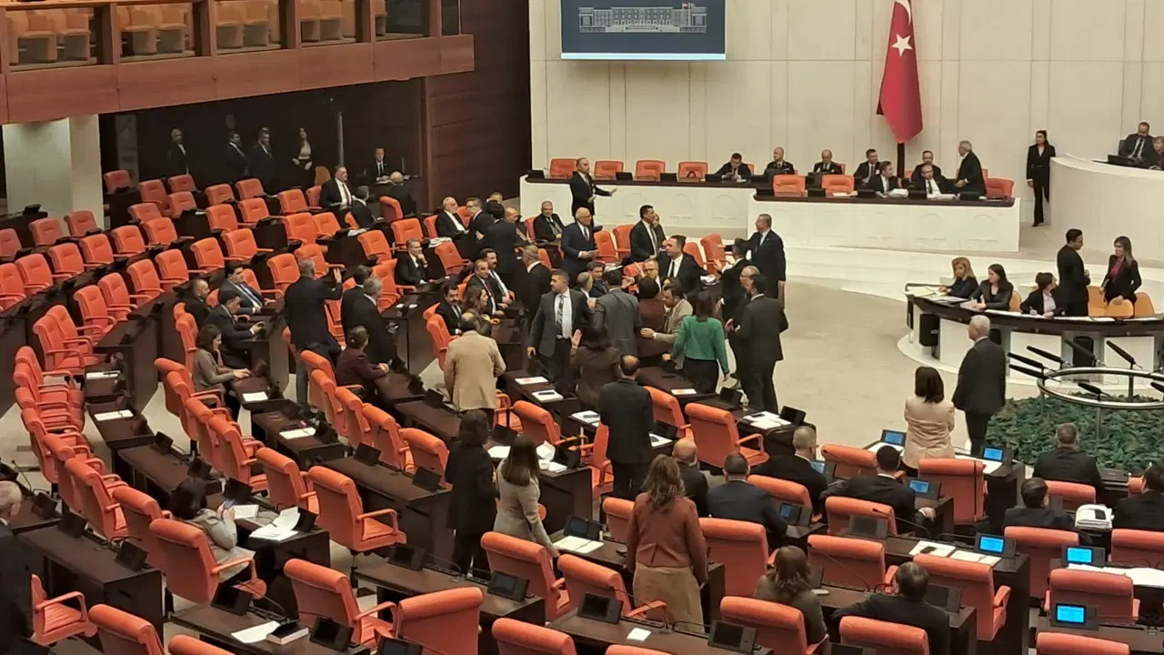 TBMM’de Gergin Anlar: Sırrı Sakık’ın Çarpıcı Sözleri!