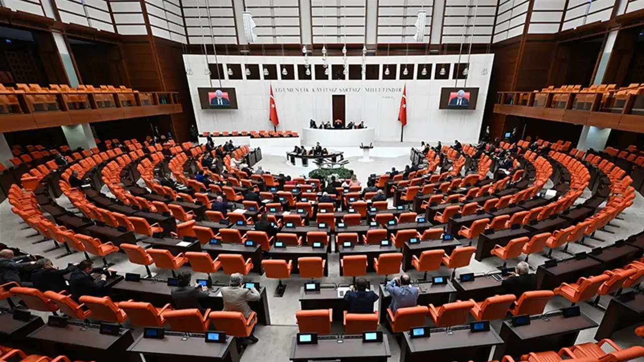 TBMM’de LGS Tartışması: AKP ve İYİ Parti Kapıştı