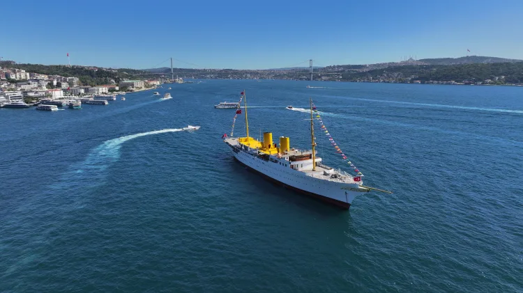 TCG Savarona, İstanbul’da İki Gün Demirledi!