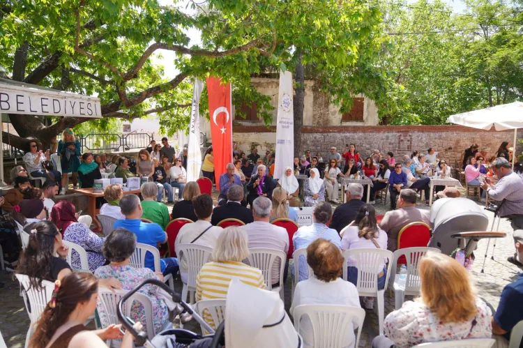 Teferiç Şenlikleri’nde Srebrenitsa Anneleri’nin Acıları