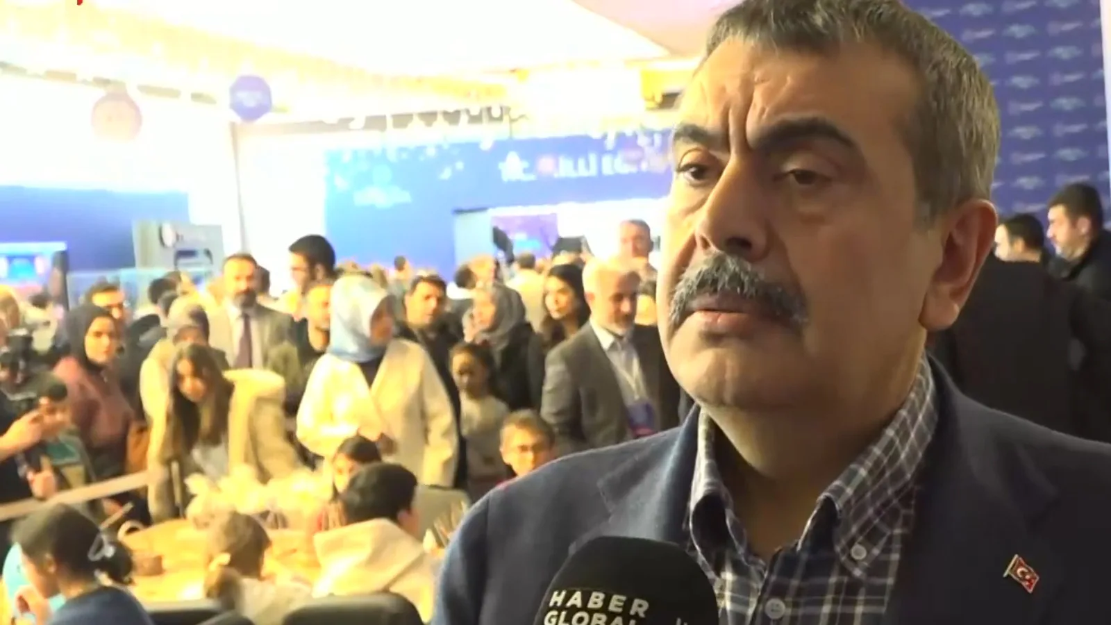 Tekin: ‘Laikliği Savunuyoruz’ Bildirisi Cehalet!