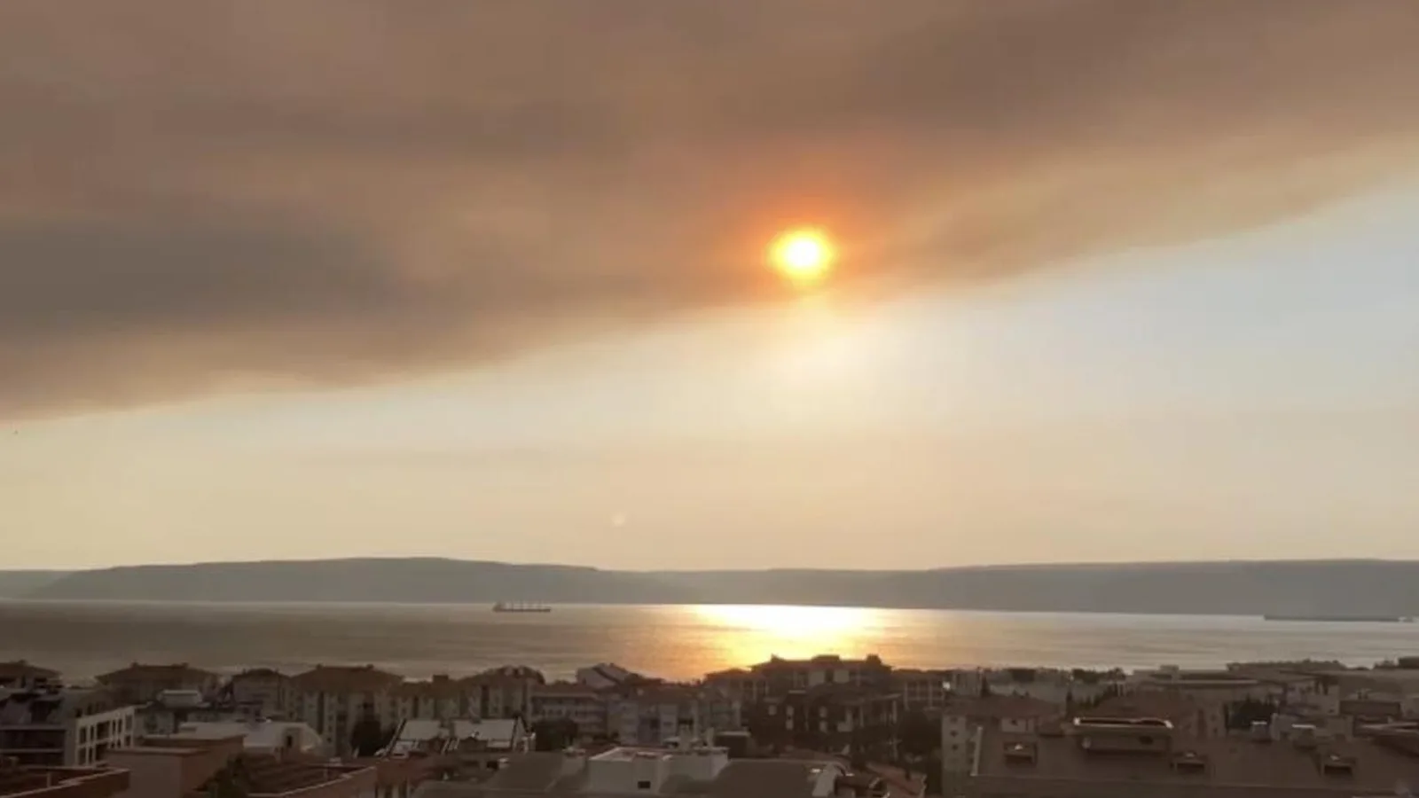 Tekirdağ Orman Yangını, Çanakkale Boğazı’nı Sardı!