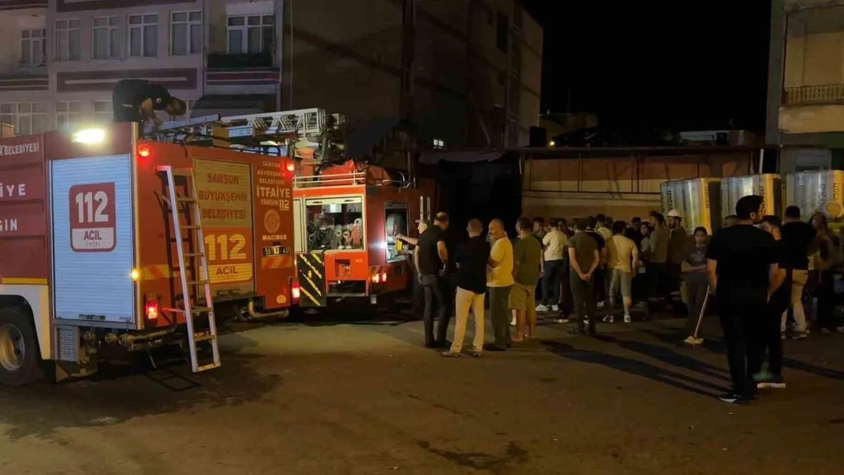 Tekkeköy’de Boya Deposunda Yangın Çıktı!