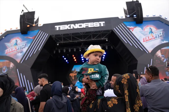TEKNOFEST'e damga vuran anlar! Önünde durup ellerini açtı, ağzından bu sözler döküldü