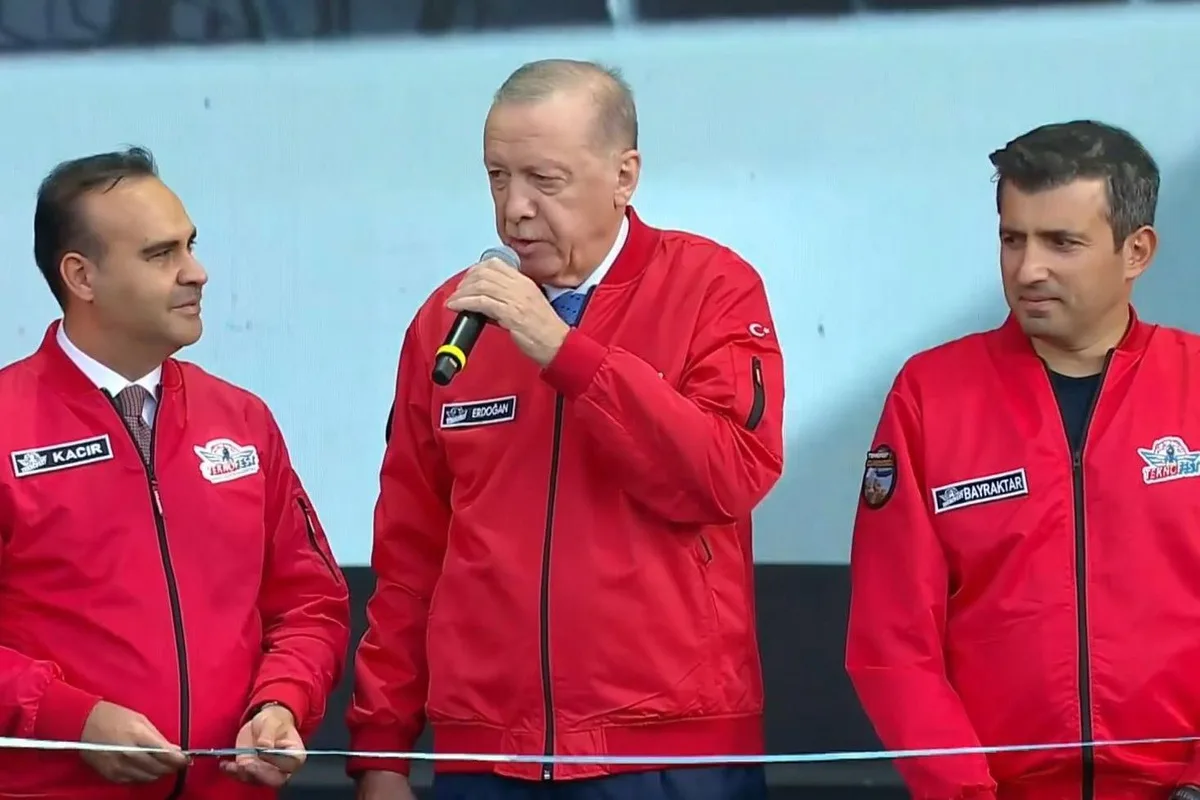 TEKNOFEST’te Renkli Anlar: Erdoğan’dan Türkü Talebi
