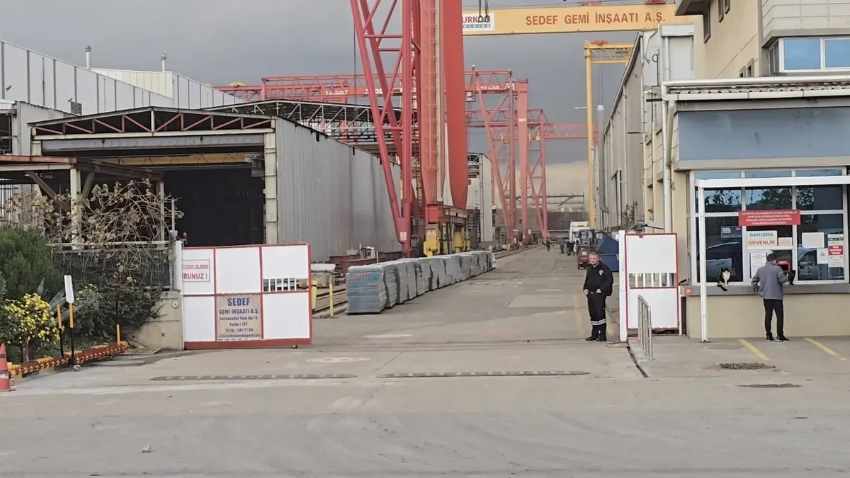 Tersanede İskelenin Çökmesi: 2 Yaralı!