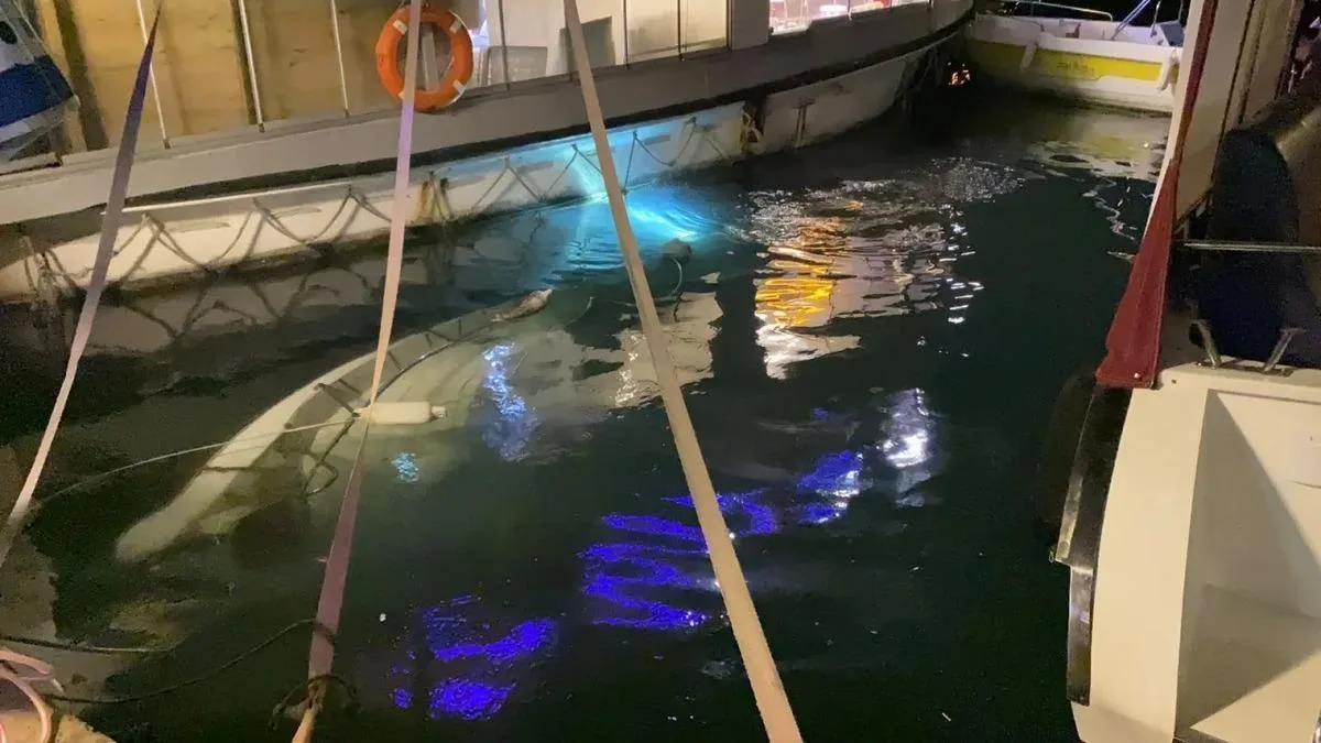 Tersanede Tekne Battı: Dalgıçlar Kurtarma Operasyonunda