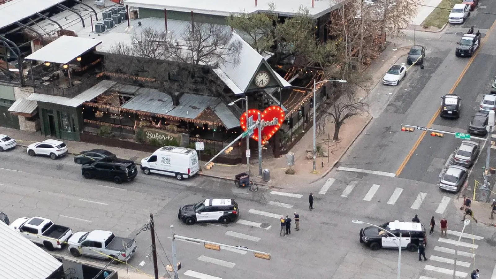 Texas’ta Silahlı Saldırı: 3 Ölü, 14 Yaralı!