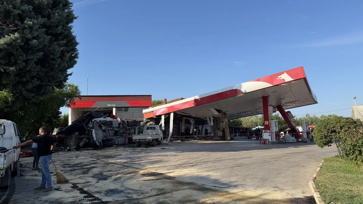 Benzinlikte feci ölüm: Tır son süratle markete daldı! Feci anlar kamerada 7