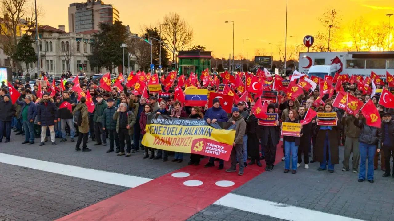 TKP, ABD Emperyalizmine Karşı Yürüyüş Düzenledi