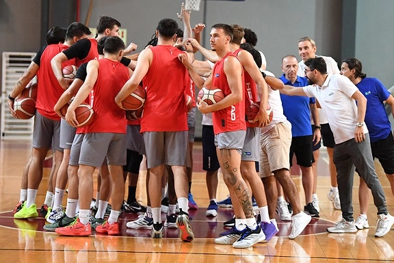 TOFAŞ Basketbol 2025-2026 Sezonuna Merhaba Dedi!