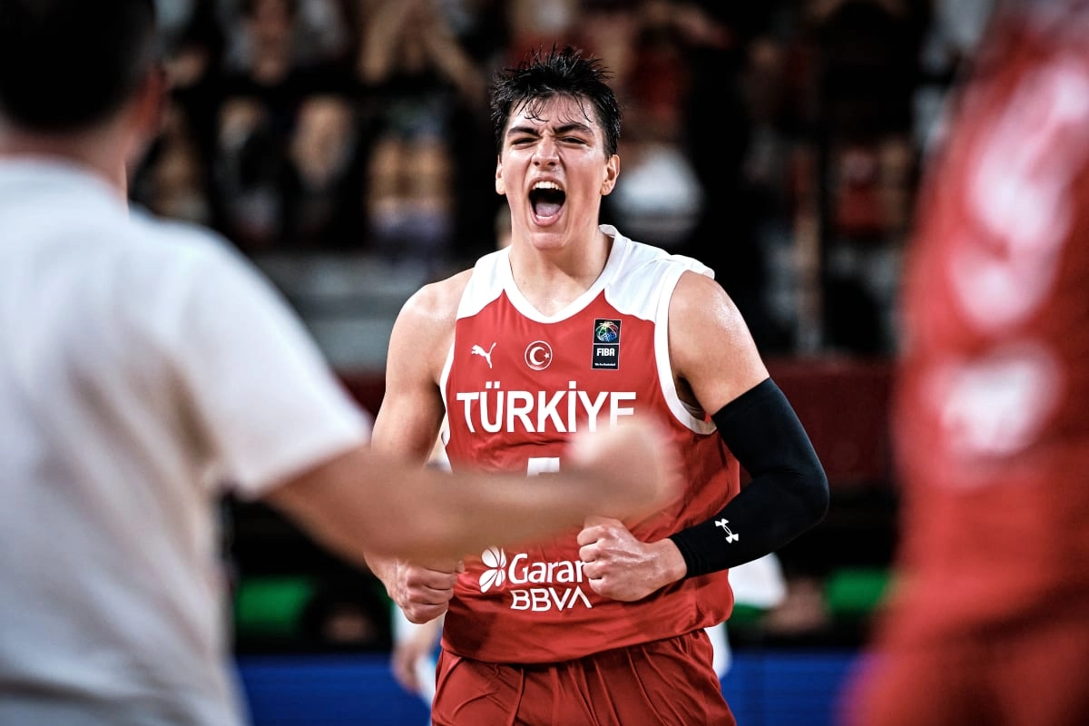 TOFAŞ, Genç Yıldız Karahan Efeoğlu’nu Transfer Etti