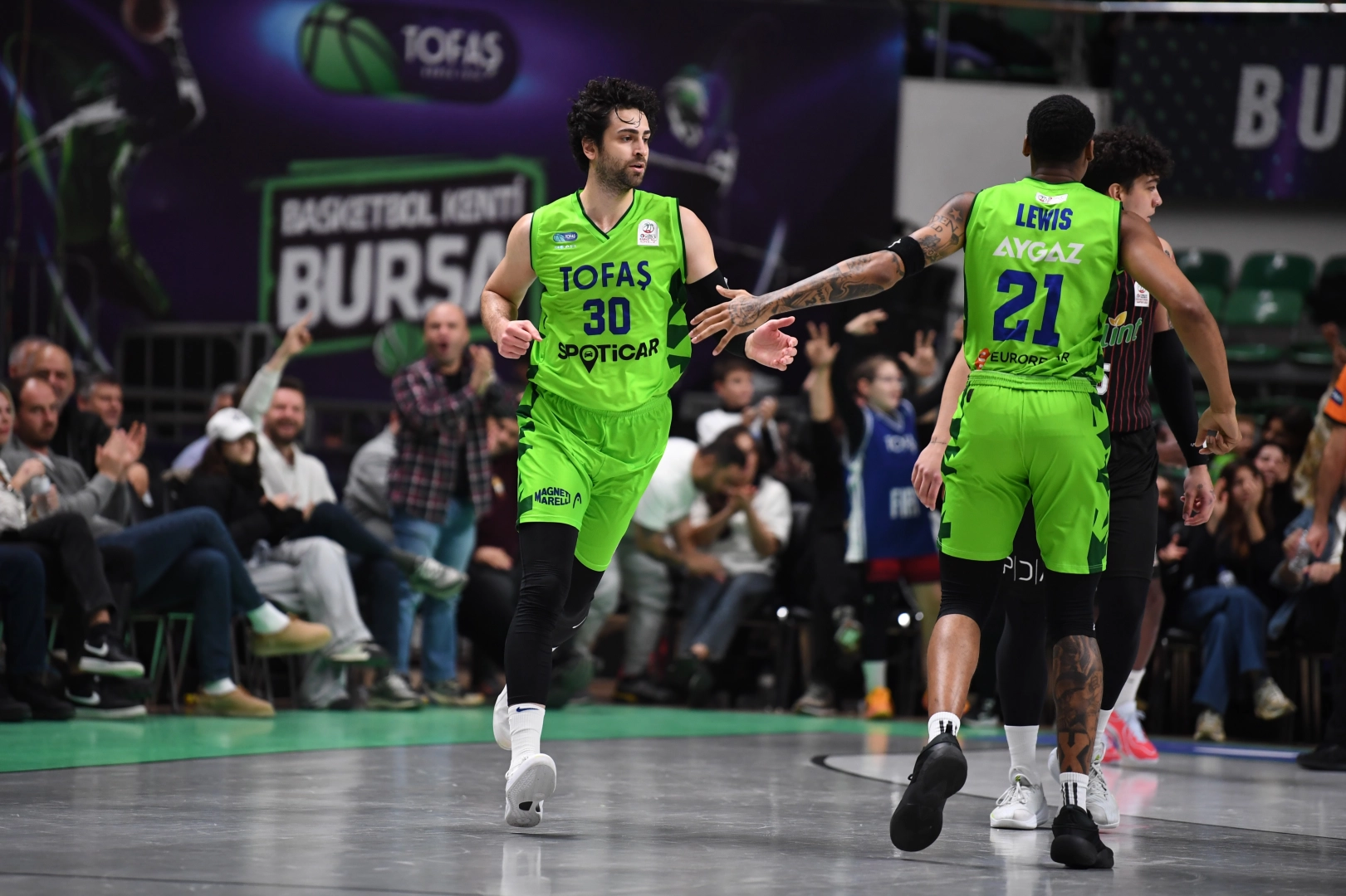 Tofaş, Glint Manisa’yı 80-62 ile geçerek 6. galibiyet!