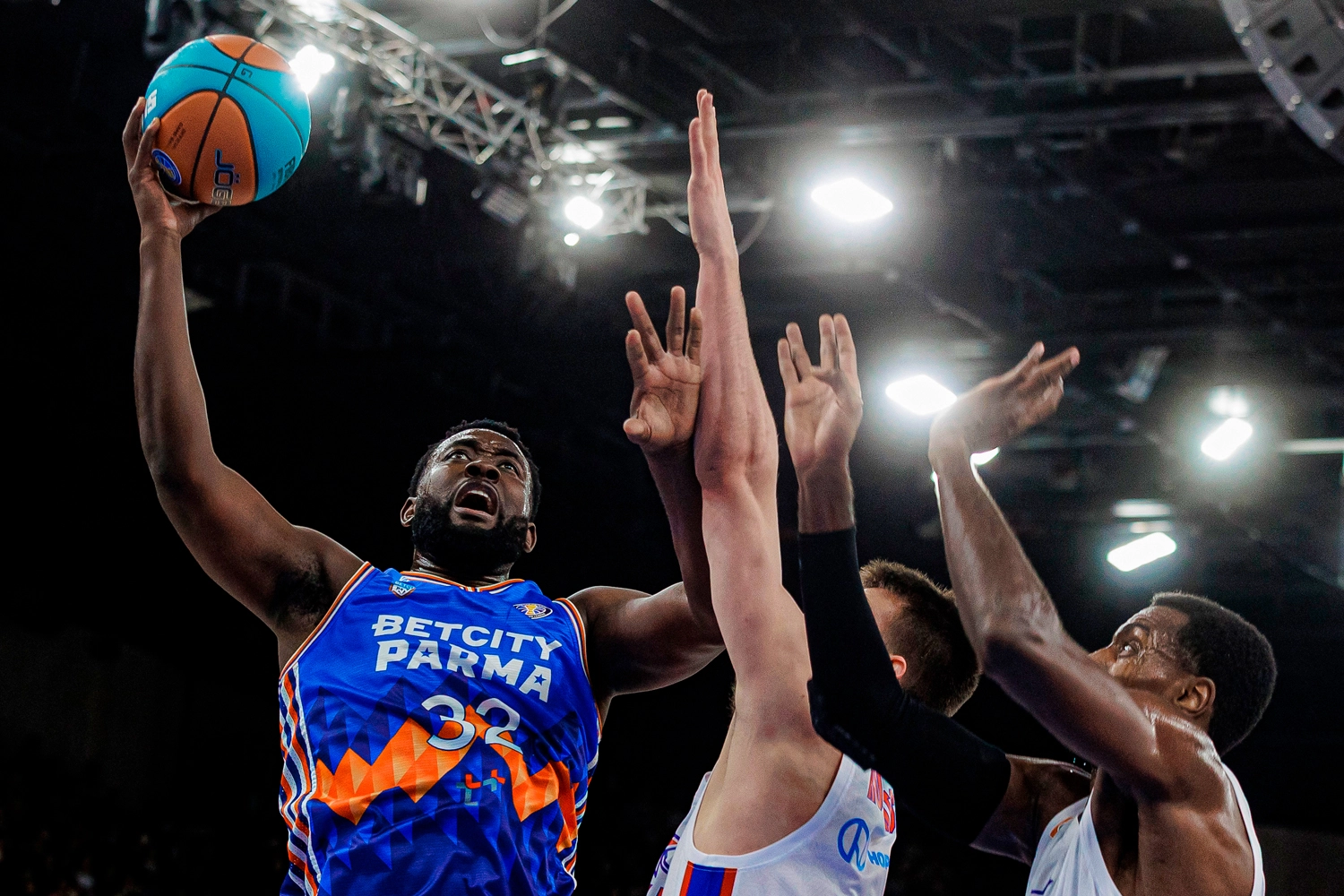 TOFAŞ, Terrell Carter ile Uzun Rotasyonunu Güçlendirdi!