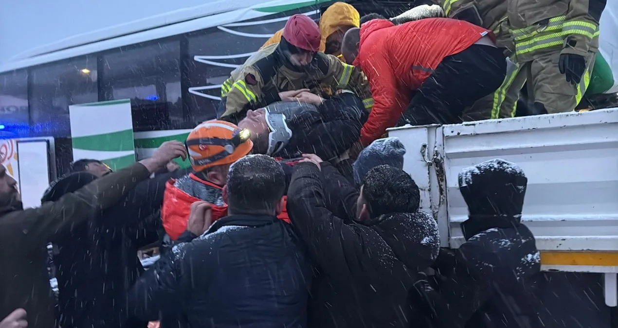 Tokat’ta Otobüs ile TIR Çarpıştı: 7 Yaralı!