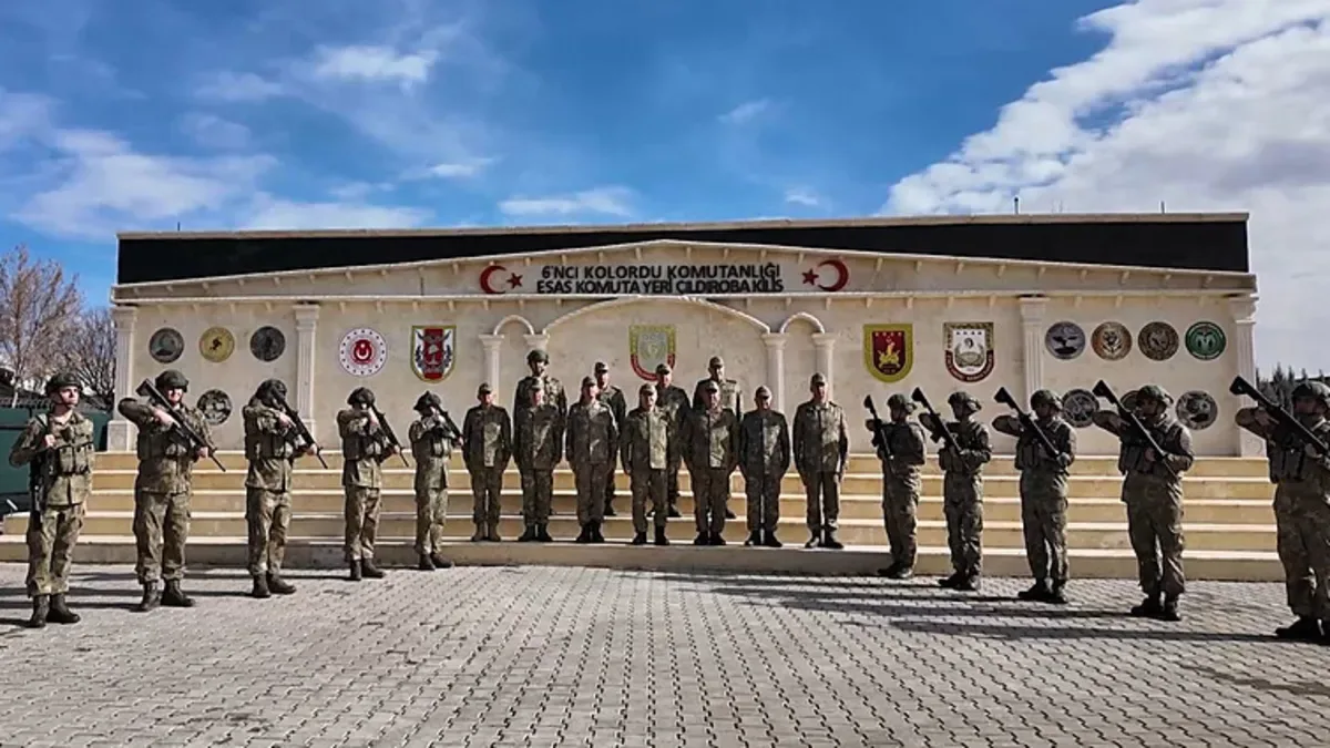 Tokel, Sınırda Askeri Birlikleri İnceledi