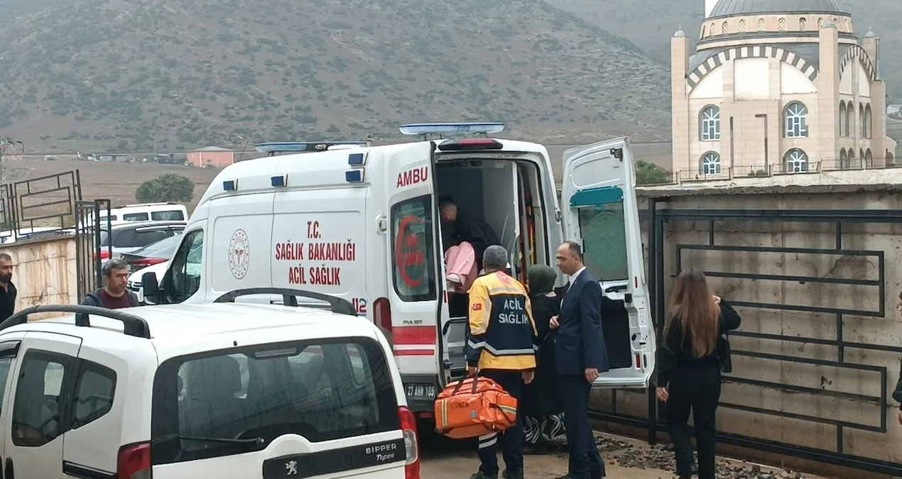 Törende fenalaşan öğrenci hastaneye kaldırıldı