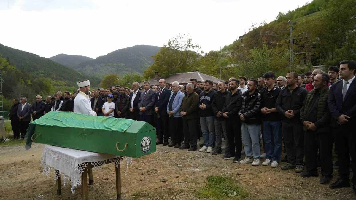 Torul’da Eşini Öldüren Adam Kaçtı!