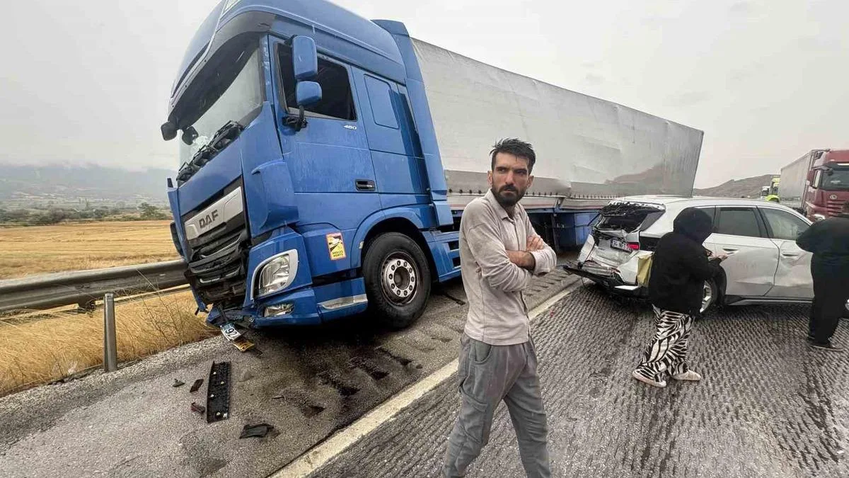 Tosya’da Zincirleme Kazalarda 1 Ölü, 12 Yaralı!