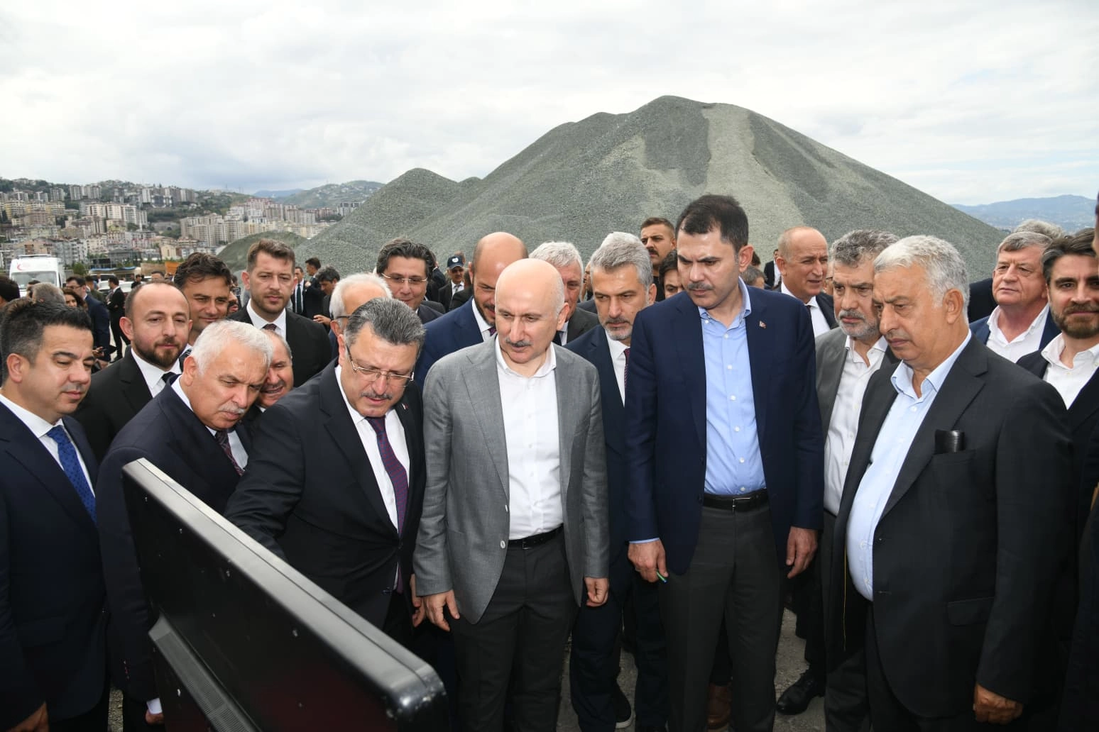 Trabzon’a Bakan Kurum’dan Tam Destek ve Yatırımlar