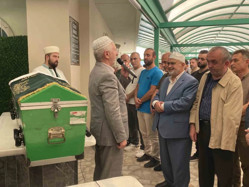 Trabzon’a tatile giden Sait Velioğlu’nun cenazesi Körfez’e döndü