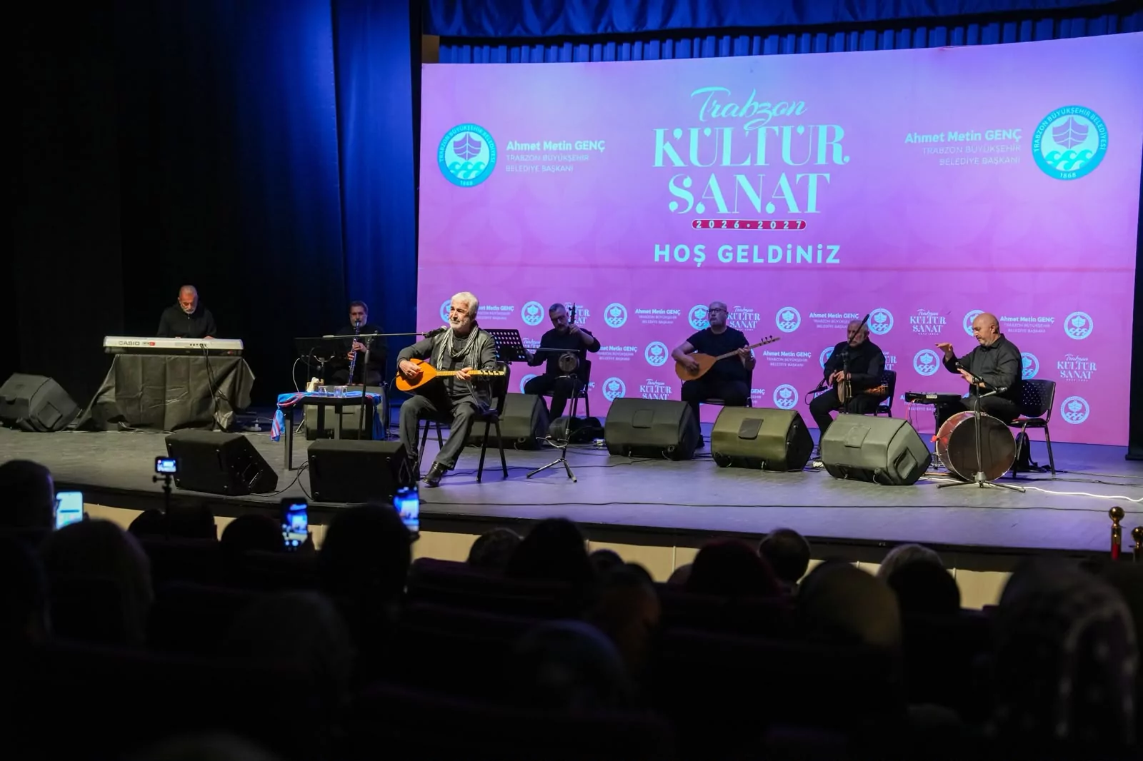 Trabzon’da Esat Kabaklı Rüzgârı Esti