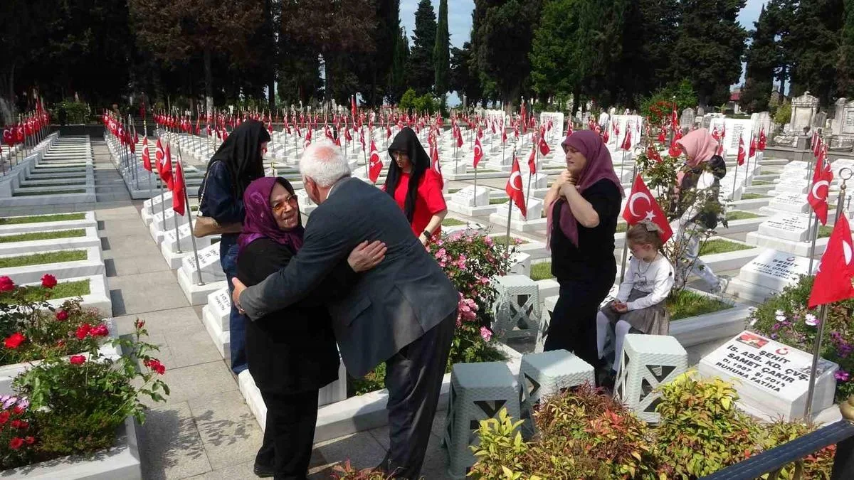 Trabzon’da Şehitler Anısına Bayram Programı